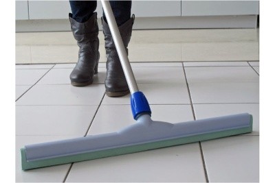 Сгон для пола 45см, С РУКОЯТКОЙ, черная двойная мягкая резина, LS18 + L221 (цветной пластик) Китай 