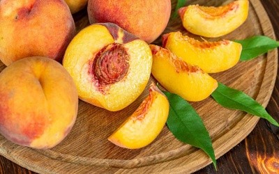 1612766974_peaches_cutting_board_piece_593077_1920x1200